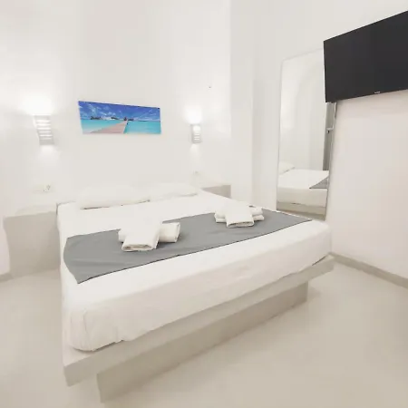 Fira Spirit Getaway * Fira (Santorini)